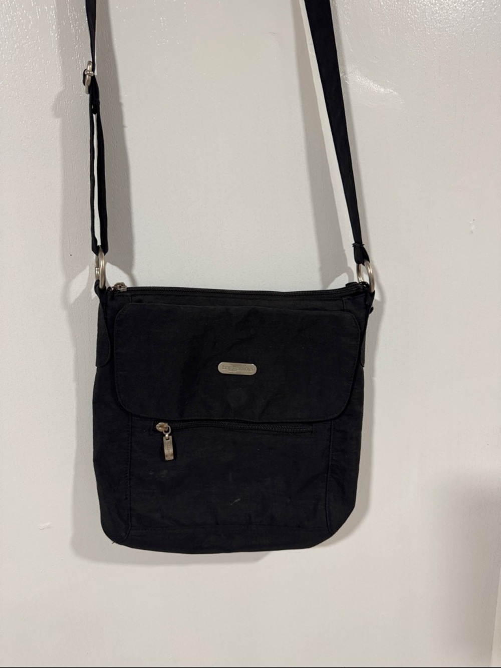 Baggallini Black Crossbody Bag with Silver Logo Plate